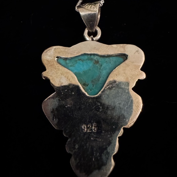 Turquoise and sterling Silver elegant cow Pendant Necklace - Picture 5 of 6